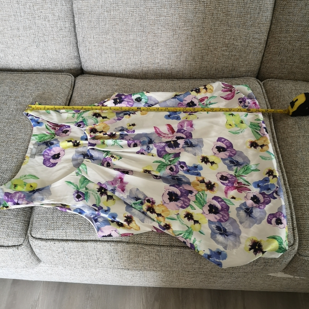 H&M Flower Top - Picture 6 of 6